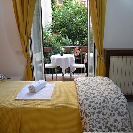 Roma Hotel Srls Exterior foto